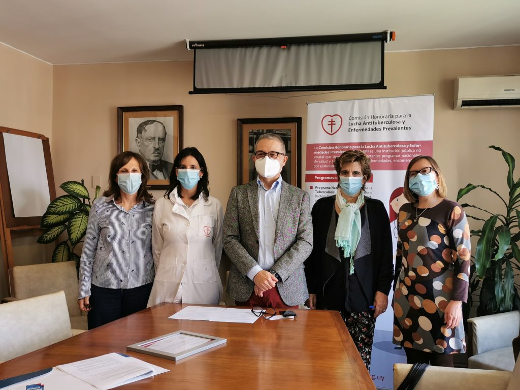 El pasado 14 de octubre de 2021, recibimos en nuestra institución al representante de OPS en Uruguay el Dr. Hernan Montenegro y la consultora nacional la Dra. Grisel Rodríguez Cuns. Con la Donación recibida por OPS/OMS.